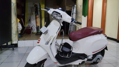 Bermodal Glock 18, Pria Pengendara Vespa Matic Putih Rampok Warung Madura di Cempaka Putih Jakarta Pusat