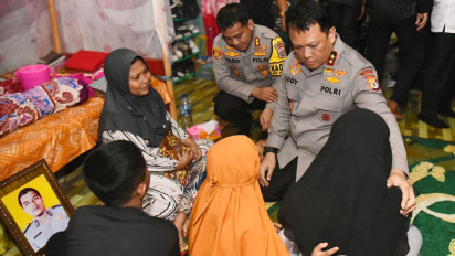 Kapolri, Anugerahi Pangkat Anumerta Personil yang Gugur Saat Lerai Bentrok di Maluku