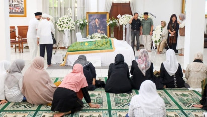 Titiek Puspa Meninggal Dunia, Begini Suasana Wisma Puspa Pagi Ini, Ada Karangan Bunga hingga Hadirnya Sejumlah Pejabat Negara dan Musisi Papan Atas