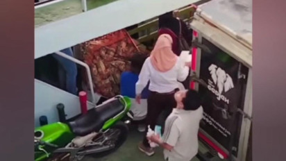 Viral Aksi Heroik Bidan Munarti Bantu Penumpang Melahirkan di Anjungan Kapal Ferry