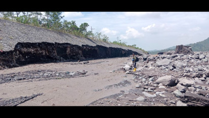 Tanggul Penahan Banjir Lahar Gunung Semeru di Lumajang Jebol, 246 Jiwa Terancam
