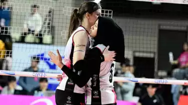 Pemain Red Sparks Megawati Hangestri dan Vanja Bukilic