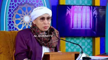 KH Yahya Zainul Ma arif alias Buya Yahya