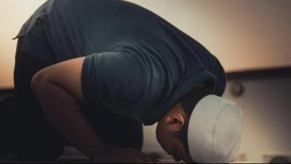 Sujud Jadi Waktu Mustajab, Tapi Bolehkah Doanya Pakai Bahasa Indonesia? Begini Jawaban Ustaz Abdul Somad