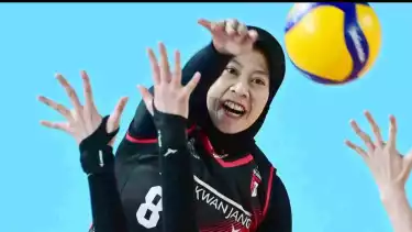 Aksi spike Megawati Hangestri saat pertandingan Red Sparks vs IBK Altos.