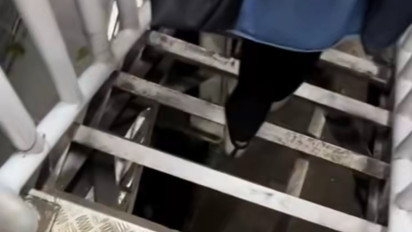 Pedagang Ngaku Besi Anak Tangga di JPO Grogol Petamburan Tiga Kali Dicuri, Terakhir Bulan Puasa