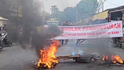 PKL di Sidoarjo Tolak Penggusuran, Wabup Mimik Respon Keluhan Pedagang
