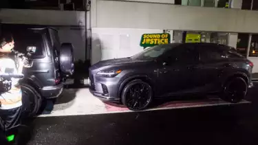 Mobil sitaan Kejagung atas kasus suap perkara korupsi ekspor CPO di PN Jakpus (4)