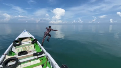Aksi Heroik Prajurit TNI AL Selamatkan Nelayan di Laut Maros