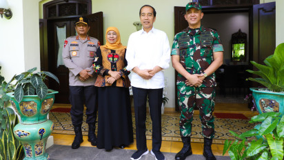 Gubernur Khofifah bersama Pangdam dan Kapolda Silaturahim ke Kediaman Jokowi, Ini yang Dibahas