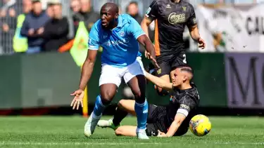 Jay Idzes menjegal Romelu Lukaku