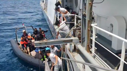 Bakamla RI Bantu Angkut Ratusan Warga dan Logistik Pulau Enggano ke Bengkulu