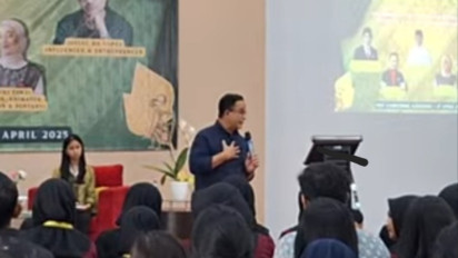 Ratusan Pelajar Antusias Simak Wejangan Anies Baswedan di Seminar Politik yang Diadakan di Lab School 