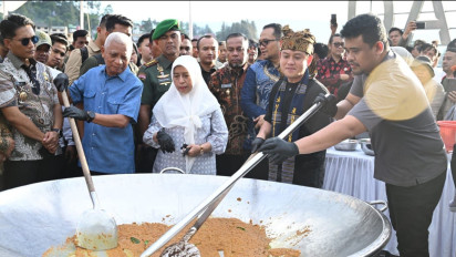 Semarak HUT ke-77 Sumut, Bobby Nasution dan Bobon Santoso Masak Besar di Danau Toba