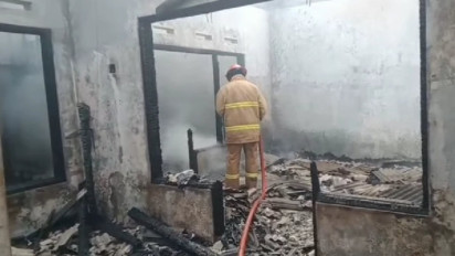 Korsleting Listrik, Rumah Warga Pakisaji Ludes Terbakar Kerugian Capai Rp100 Juta