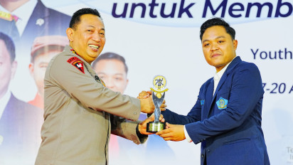 Hadiri Pembukaan Pekan Orientasi Hikmahbudhi ke-12 di Yogyakarta, Kapolri Terima Penghargaan Tokoh Tauladan Pelindung dan Pengayom Masyarakat