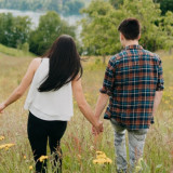 4 Zodiak Paling Hoki soal Asmara Akhir Maret 2026: Pisces Paling Bersinar, Leo Semakin Menarik 