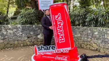 Kampanye ikonik ‘Share a Coke’ kembali hadir dengan pengalaman brand terbaru yang lebih inovatif dan lebih banyak cara untuk saling berinteraksi dan merayakan kebersamaan.