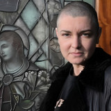 Kisah Mualaf Sinead O Connor, Penyanyi Kontroversial Era 90-an Masuk Agama Islam gegara Al-Quran meski Pernah Jadi Pendeta