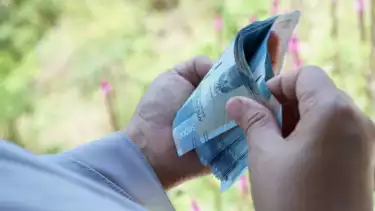 Ilustrasi banyak uang dari harta dan rezeki berlimpah