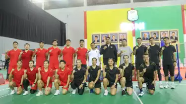 Skuad Bulu Tangkis Indonesia jelang Piala Sudirman 2025.