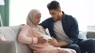 Ilustrasi suami temani istri yang hamil