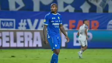Penyerang Persib Bandung, Gervane Kastaneer