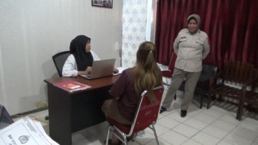 Viral Aksi Kejam Seorang Wanita Tega Banting Bayi 6 Bulan Gegara Kesal Ibu Korban Tak Kirim Uang Asuh