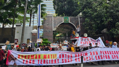 Massa Tuntut Kejagung Hukum Berat Pengacara Ary Bakri "Gadun FM"
