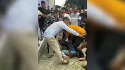 Pria di Nganjuk Dihajar Massa karena Dituduh Mencuri Motor, Keluarga Minta Keadilan