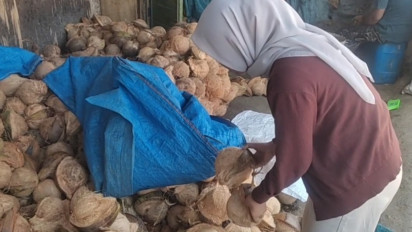 Harga Kelapa Parut di Kebumen Sentuh Rp35 Ribu per Kg