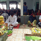 Ribuan Umat Hindu Tengger Bromo Rayakan Hari Galungan dengan Khusyuk dan Khidmat
