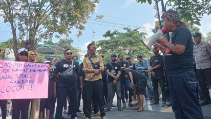 Soroti Maraknya PKL Zona Merah dan Lemahnya Penegakan Perda, FRMJ Demo Tuntut Pemkab Jombang