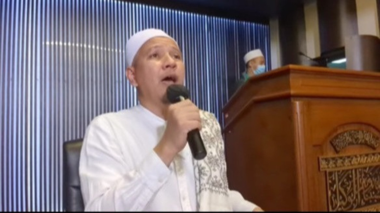 Sudah Dirasakan Sendiri, Habib Novel Alaydrus Sarankan Baca Dzikir ini, Walau Sederhana Bikin Segala Hajat Terkabul
            - galeri foto