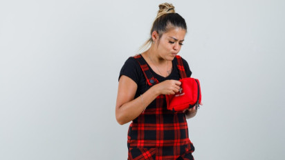 Istri Sering Ngambil Uang Suami Diam-diam Padahal Sudah Dikasih Nafkah, Ulama Ingatkan Hukumnya Bisa Jadi…