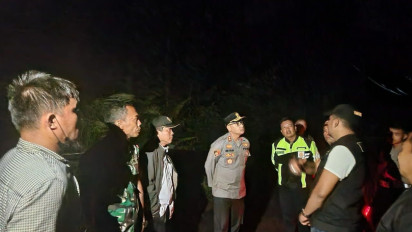 Cuaca Buruk Sebabkan 1 Minibus Terjun ke Dalam Jurang di PakPak Bharat