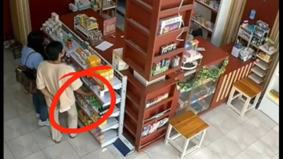 Pasangan Sejoli di Lamongan, Tertangkap CCTV Mencuri di Sebuah Apotek