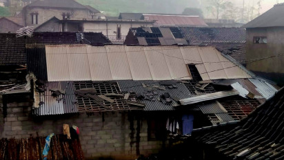 Ribuan Genting Rumah Warga di Kabupaten Semarang Hancur Akibat Angin Puting Beliung