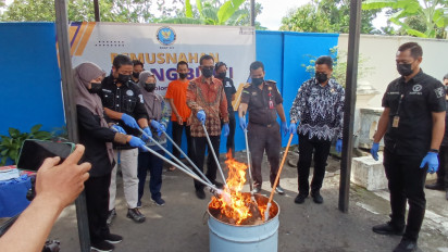 Pegawai Outsourcing Stasiun Tugu Yogyakarta Diringkus Petugas BNNP DIY, 805 Gram Ganja Disita