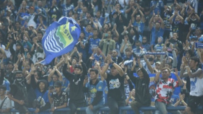 Waduh! Bus Bobotoh Terlibat Bentrok dengan Oknum Suporter La Viola sebelum Laga Persita Tangerang Vs Persib Bandung