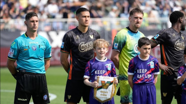 Juventus dan Inter Milan Kompak Tarik Minat kepada Jay Idzes? Klub 'Medioker' Serie A Ini Ambil Celah untuk Bajak Kapten Timnas Indonesia