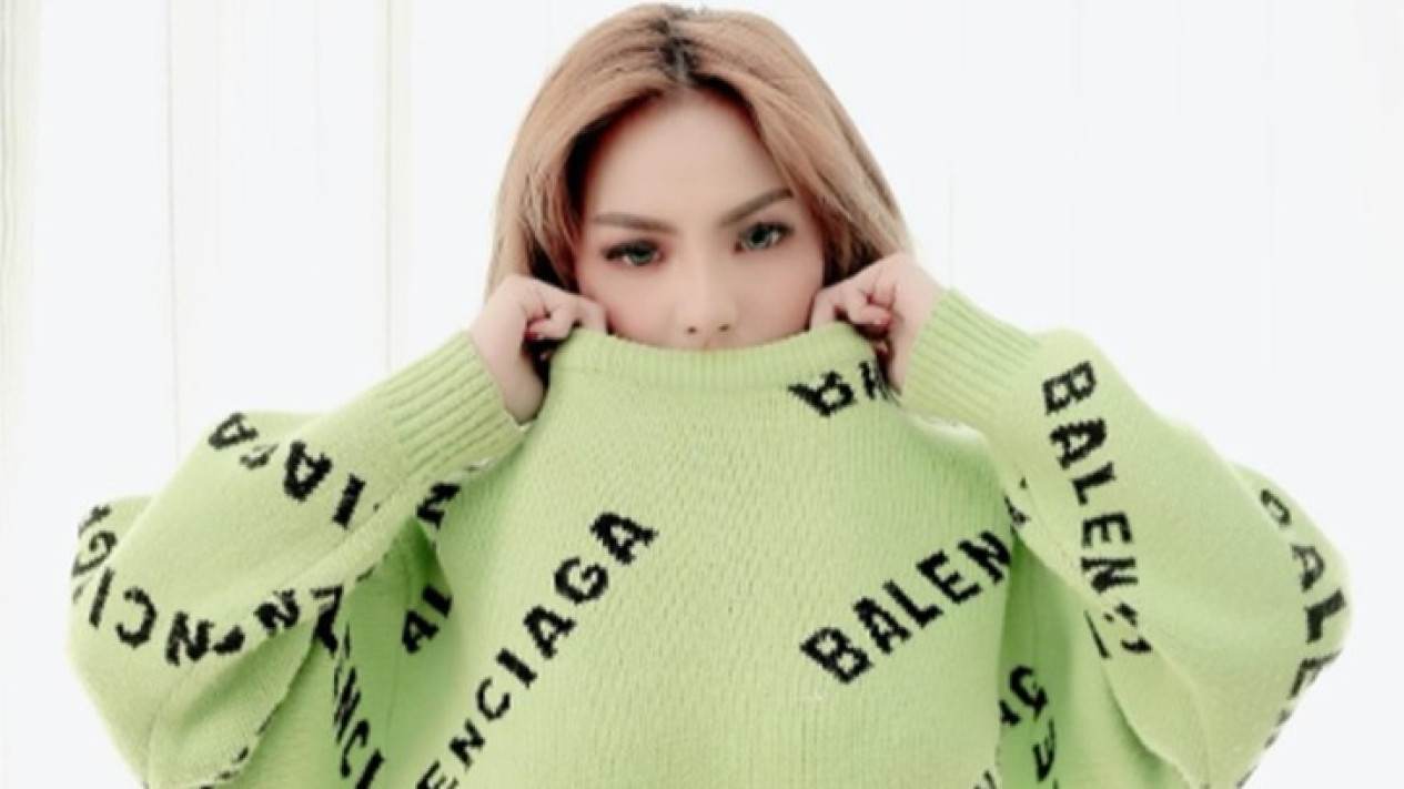 Dihujat Gara-Gara Selalu "Pamer" Foto Lama Ketimbang Foto Baru, Lisa Mariana: Aku Belum Siap Di-Body Shaming
            - galeri foto