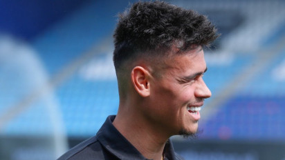 Resmi Mendarat di Spanyol, Mees Hilgers Direkrut oleh Mantan Klub Patrick Kluivert di Bursa Transfer Musim Panas?