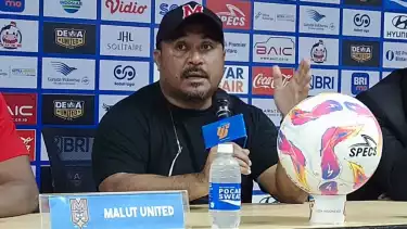 Pelatih Malut United Imran Nahumarury