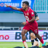 Pesta Gol 7-0 Malut United! Yakob Sayuri Bongkar Kunci Kemenangan Telak atas PSBS Biak