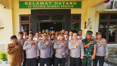 Pastikan Pelayanan Optimal, Kapolri Kunjungi Polsek Rumbai Pesisir