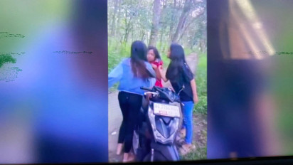 Aksi Perundungan Sekelompok Remaja Putri di Alas Maliran Blitar Viral di Media Sosial