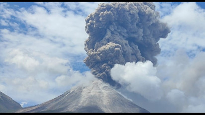 Gunung Lewotobi Meletus, Lontarkan Abu Setinggi 4 km