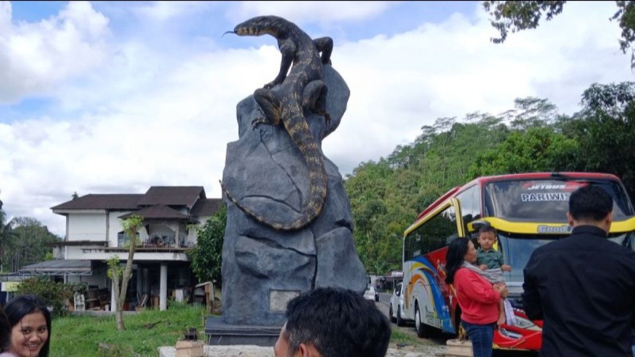 Mencuri Perhatian, Monumen Biawak Wonosobo Kini Diapresiasi Negara
            - galeri foto