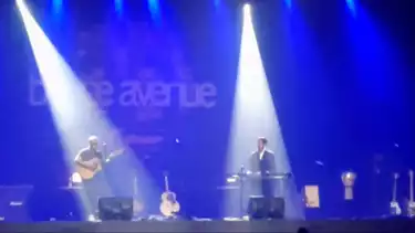 Ardhito Pramono buka konser Boyce Avenue